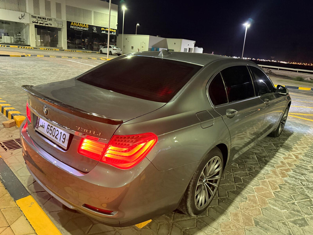BMW 7-Series 730 Li 2011 - Image 4