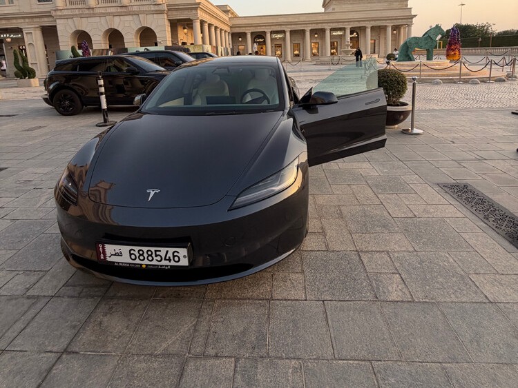Tesla Model 3  Long Range 2024 - Image 2