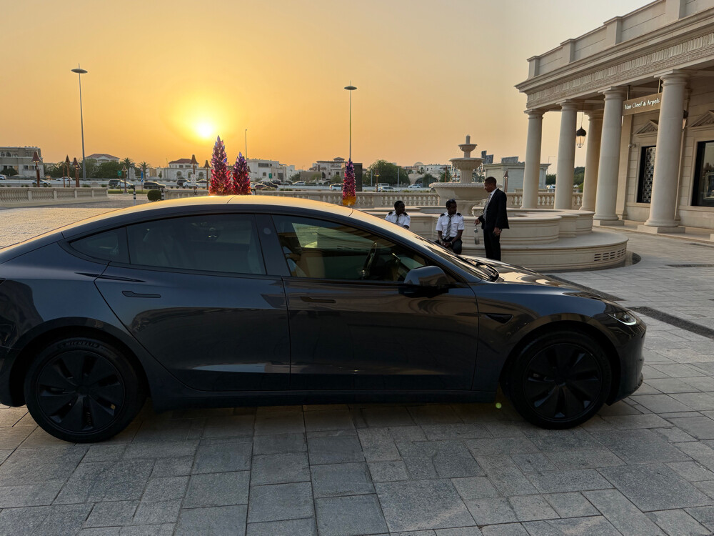 Tesla Model 3  Long Range 2024 - Image 3