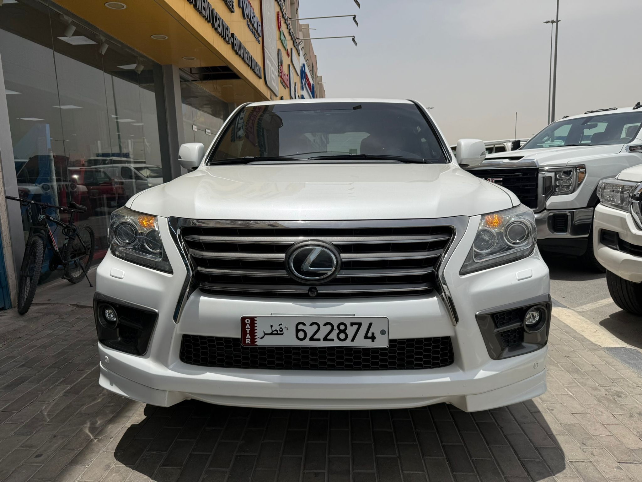 Lexus LX 570 S 2015 - Image 2