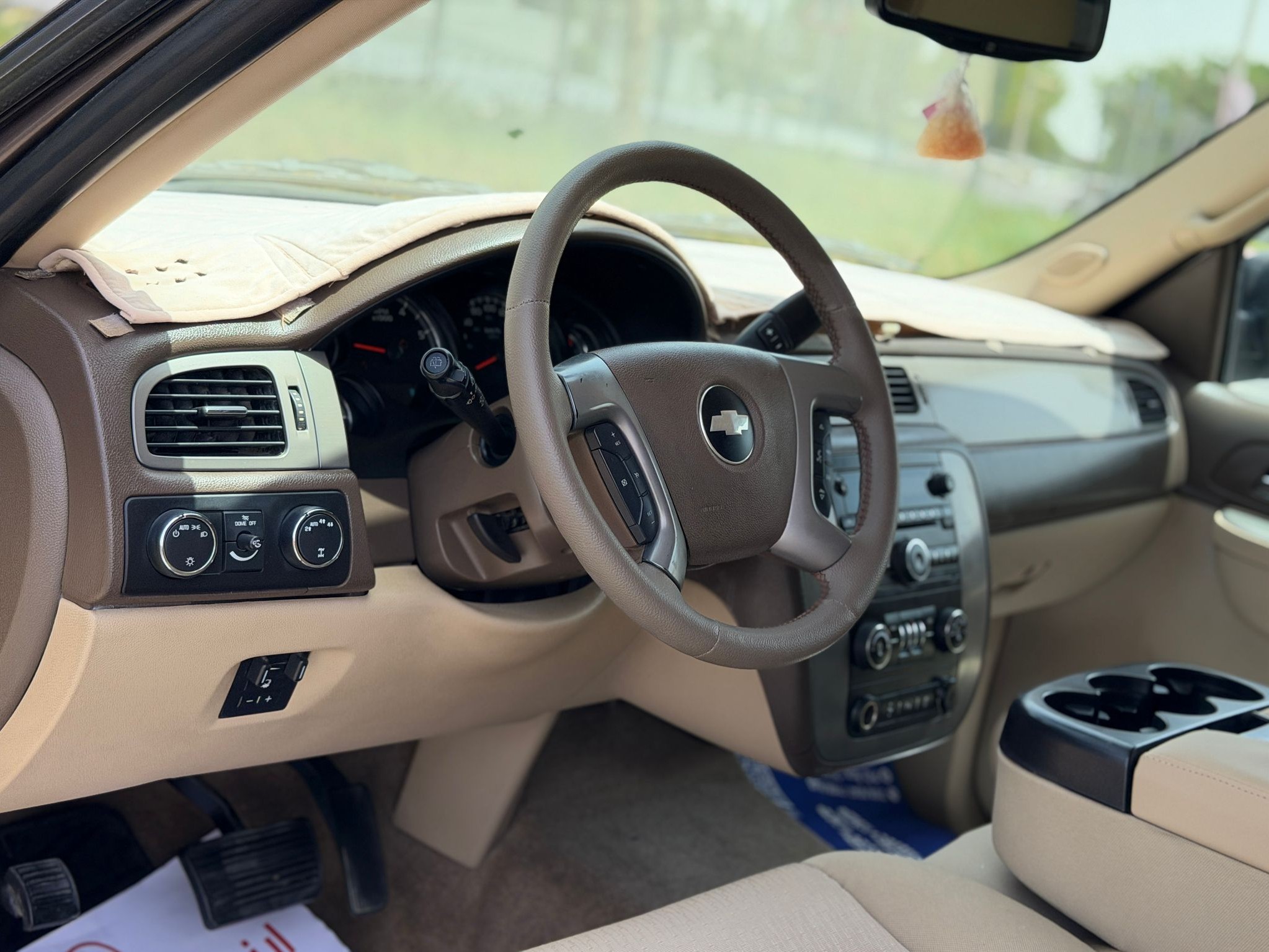 Chevrolet Tahoe LT 2013 — photo 10 for sale in Qatar
