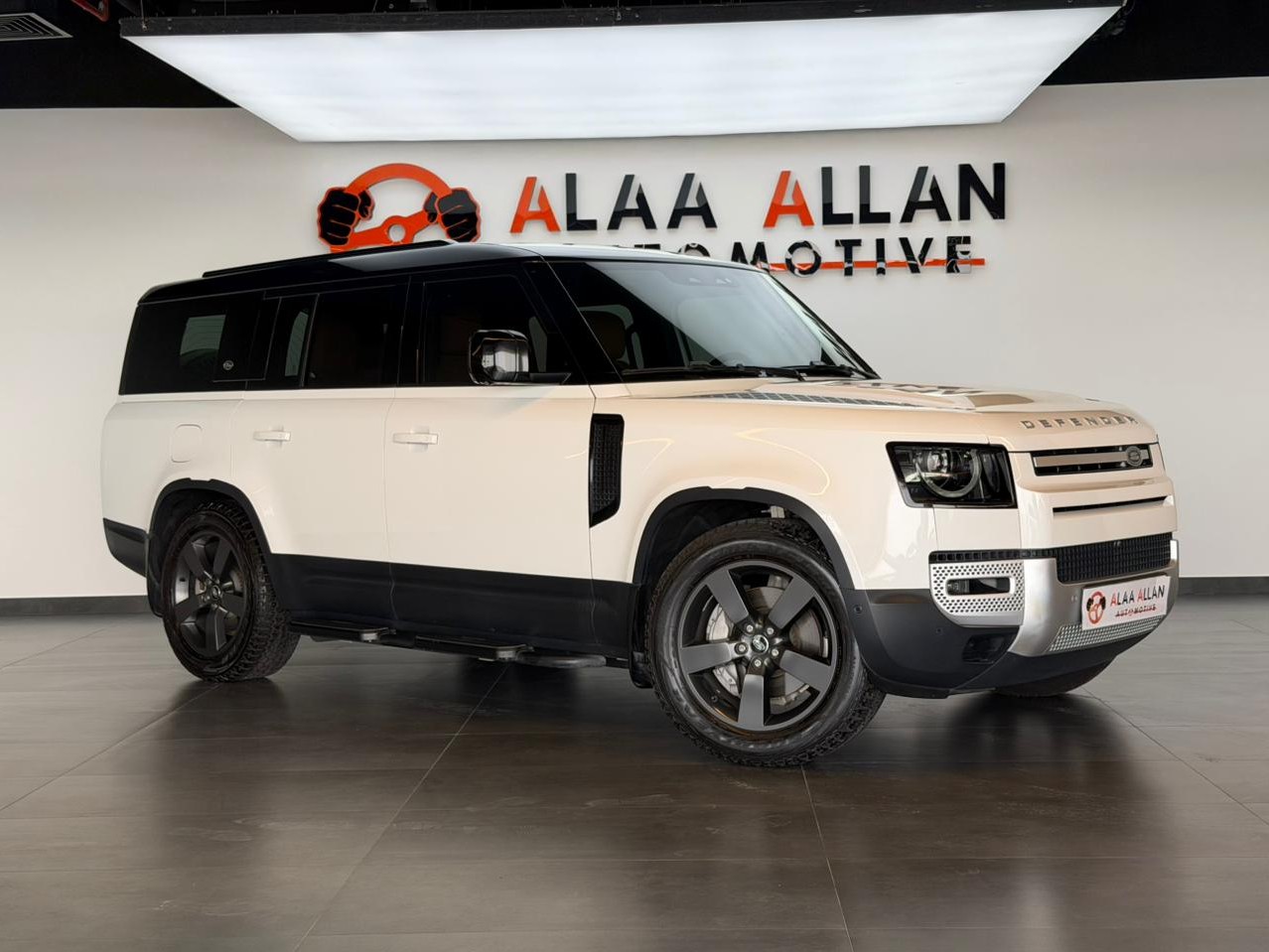 Land Rover Defender 2023