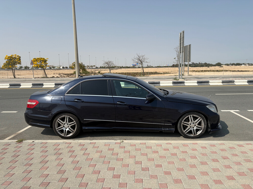 Mercedes-Benz E-Class Sedan 300 2013 - Image 2