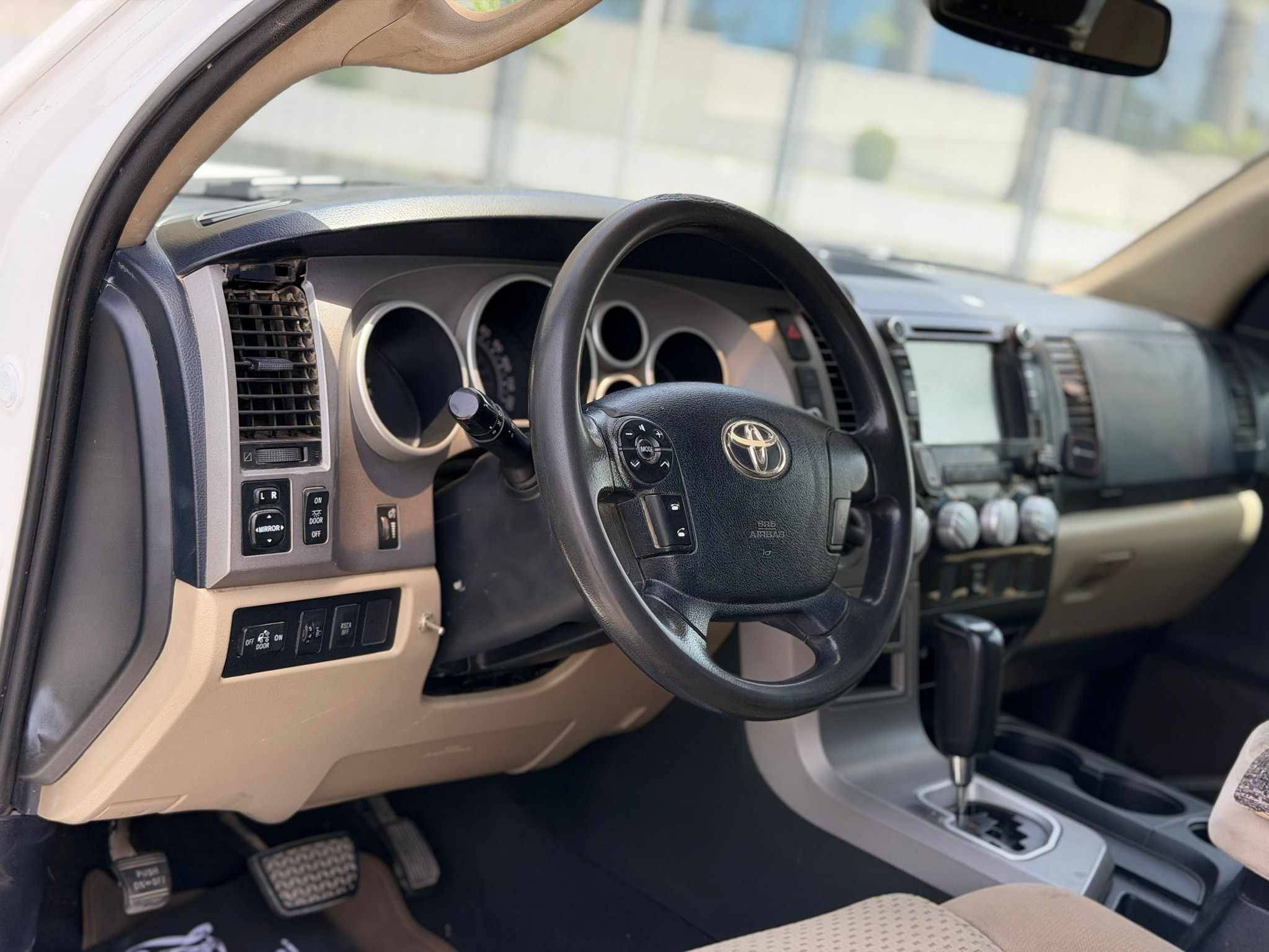 Toyota Tundra 2013 — photo 11 for sale in Qatar