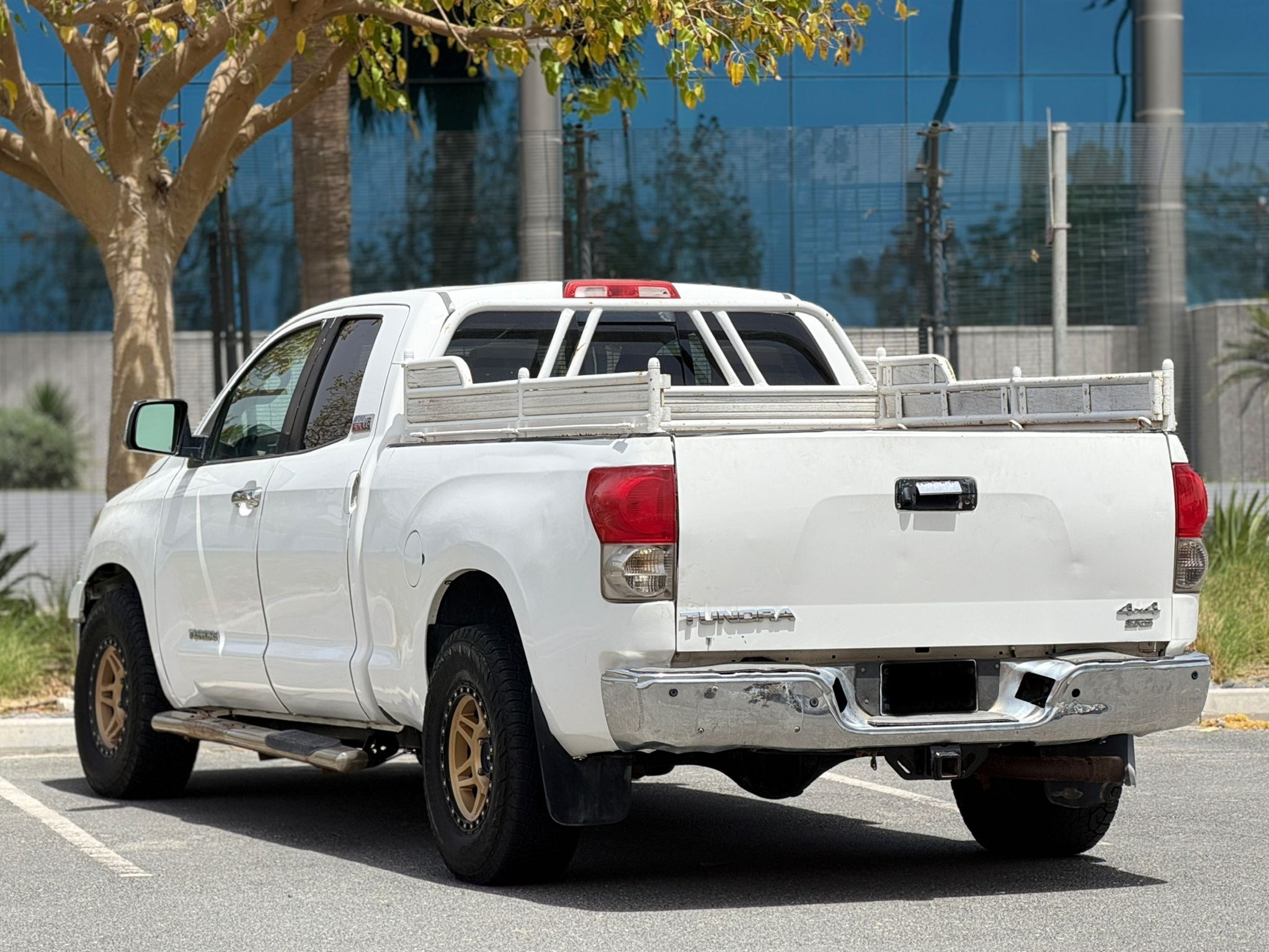 Toyota Tundra 2013 — photo 10 for sale in Qatar