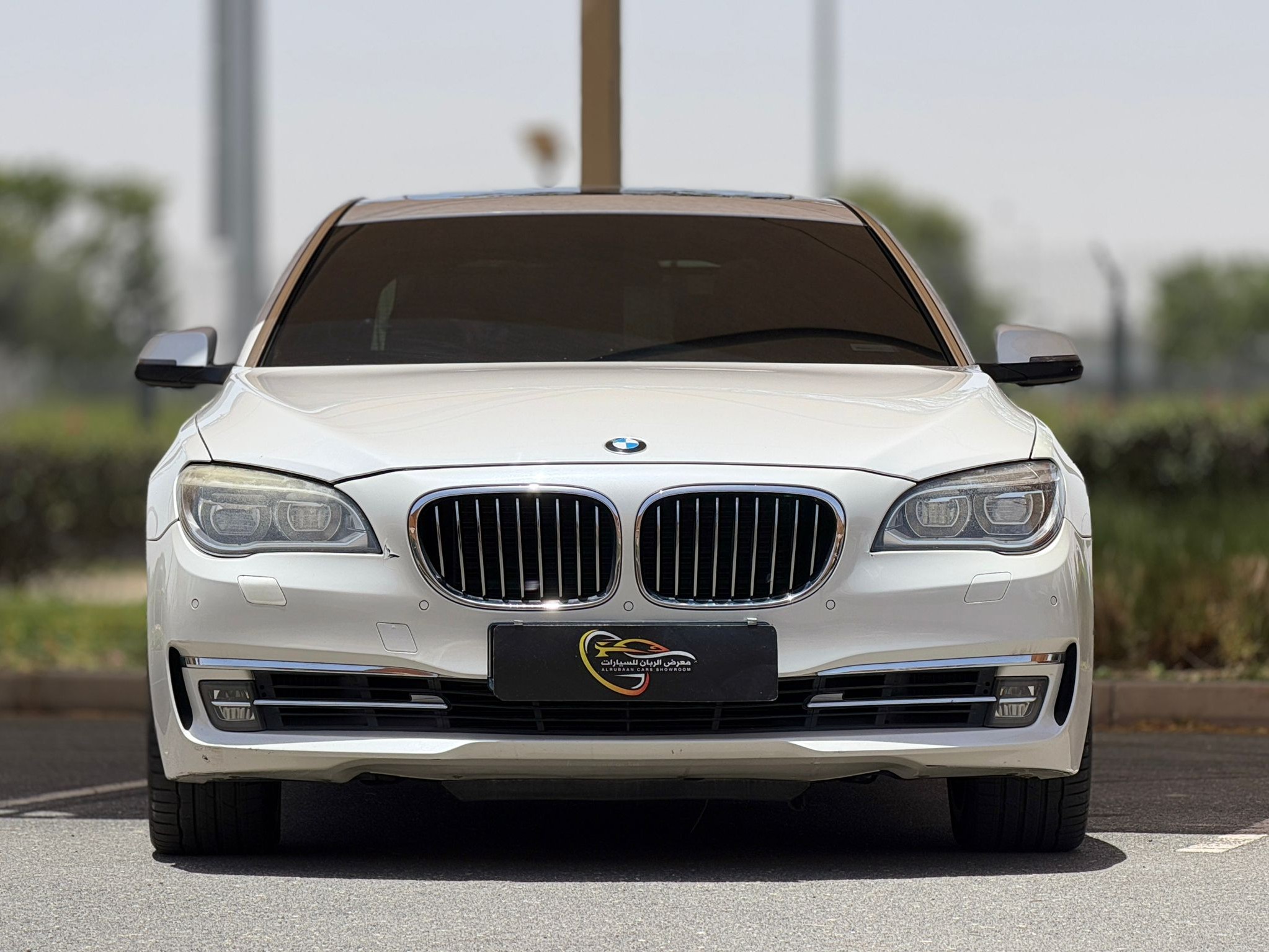 BMW 7-Series 740 i 2014 - Image 2
