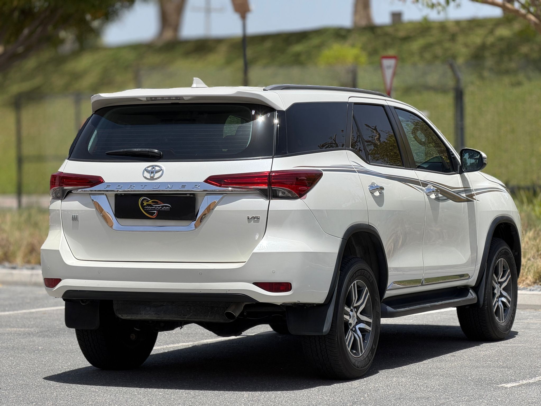 Toyota Fortuner V6 2022 — photo 10 for sale in Qatar