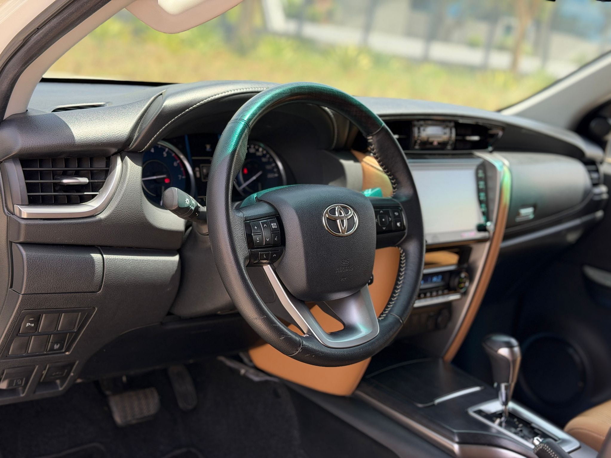 Toyota Fortuner V6 2022 — photo 11 for sale in Qatar