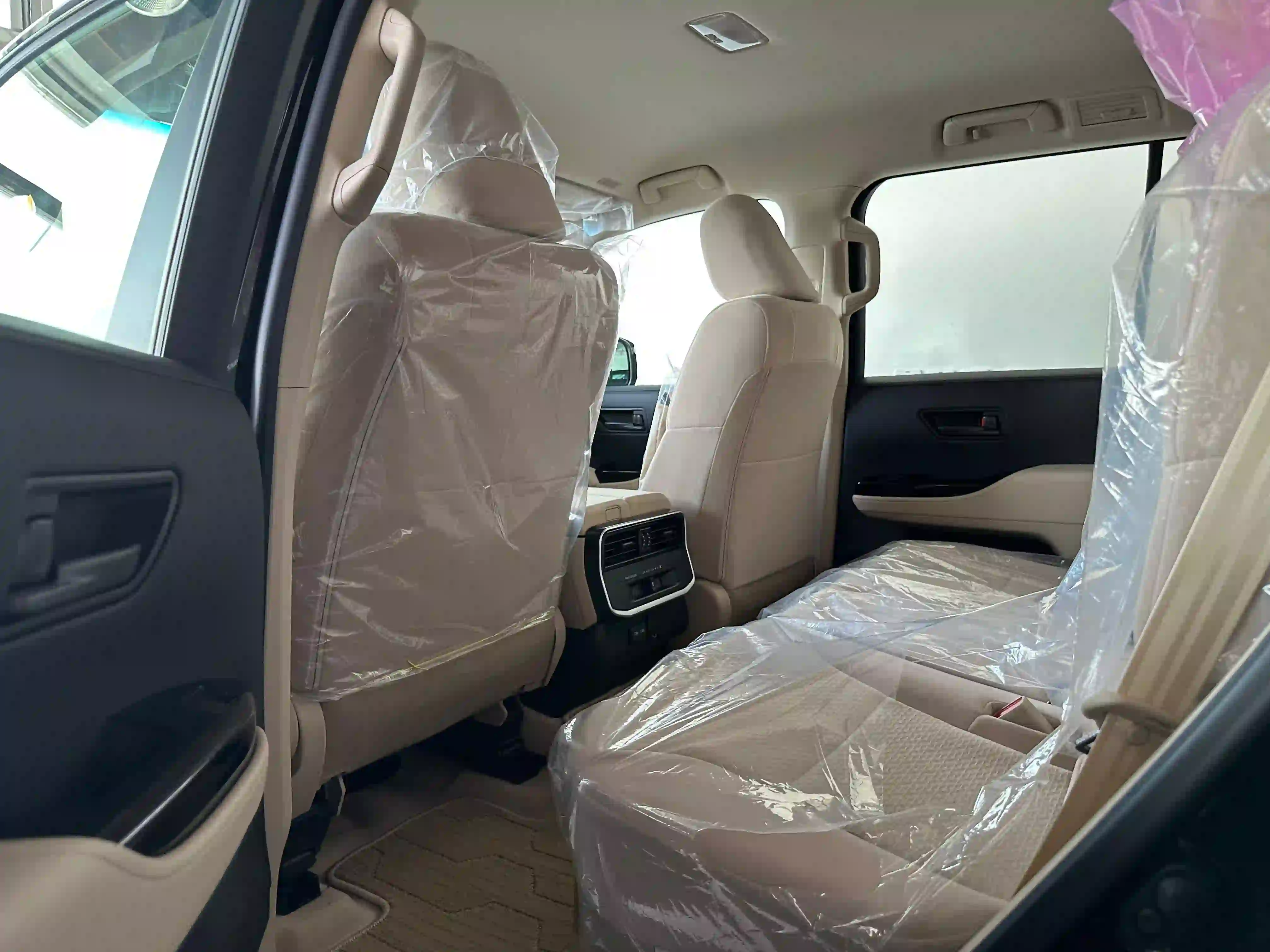 Toyota Land Cruiser Standard 2026 - Image 4