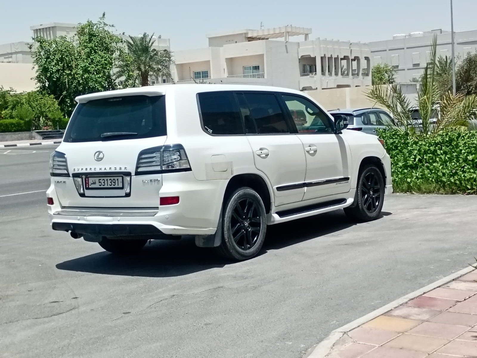 Lexus LX 570 2014 - Image 4