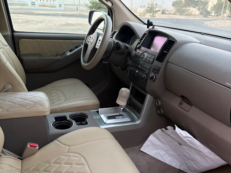 Nissan Pathfinder SE 2010 - Image 3