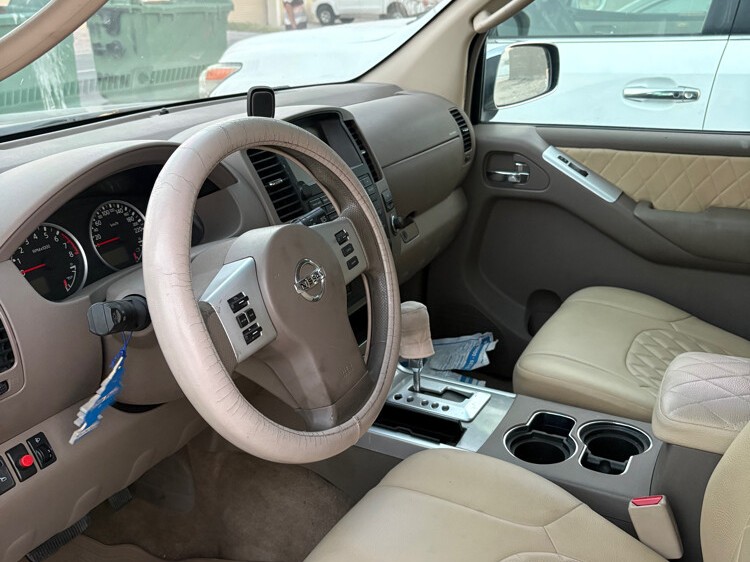 Nissan Pathfinder SE 2010 - Image 4