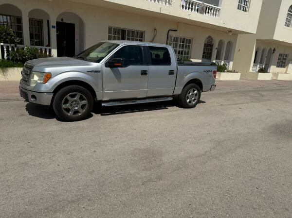 Ford F-150 XLT 2013 - Image 2
