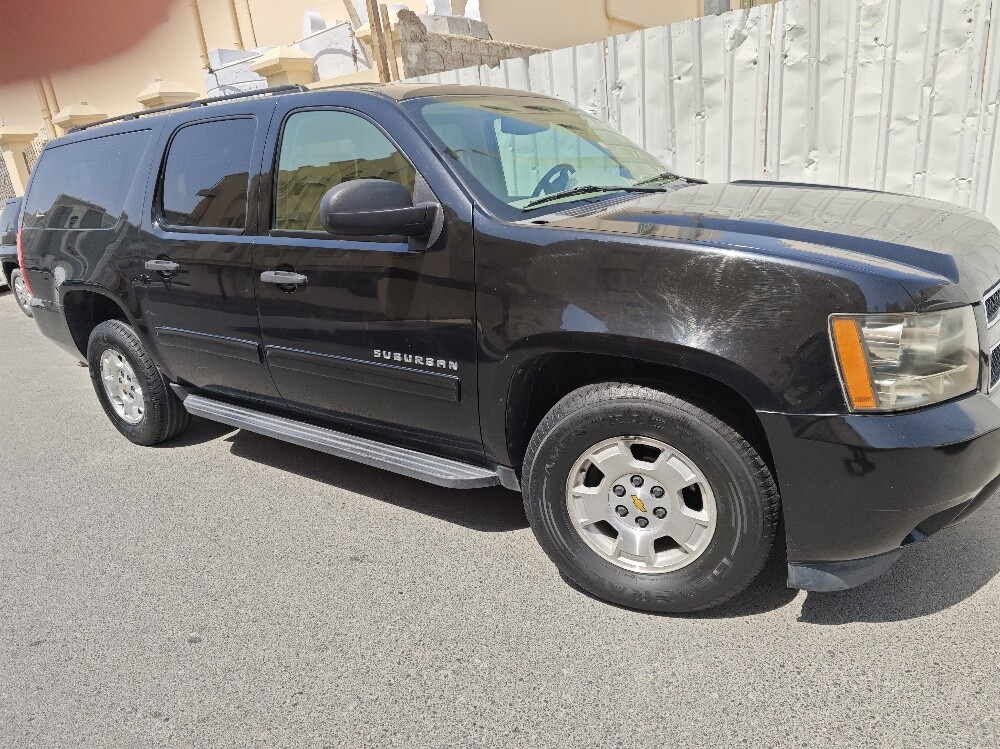 Chevrolet Suburban LS 2011