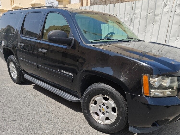 Chevrolet Suburban LS 2011 - Image 3
