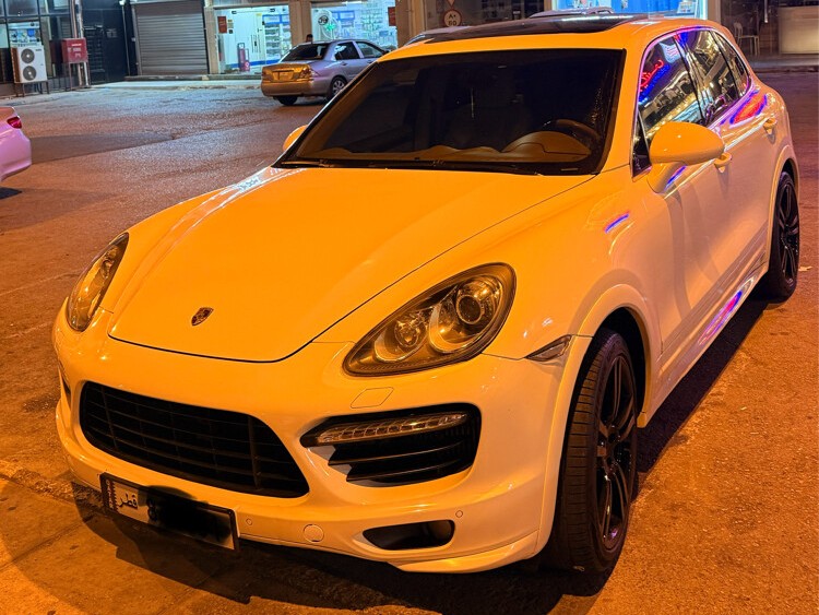 Porsche Cayenne Turbo  2011 - Image 2