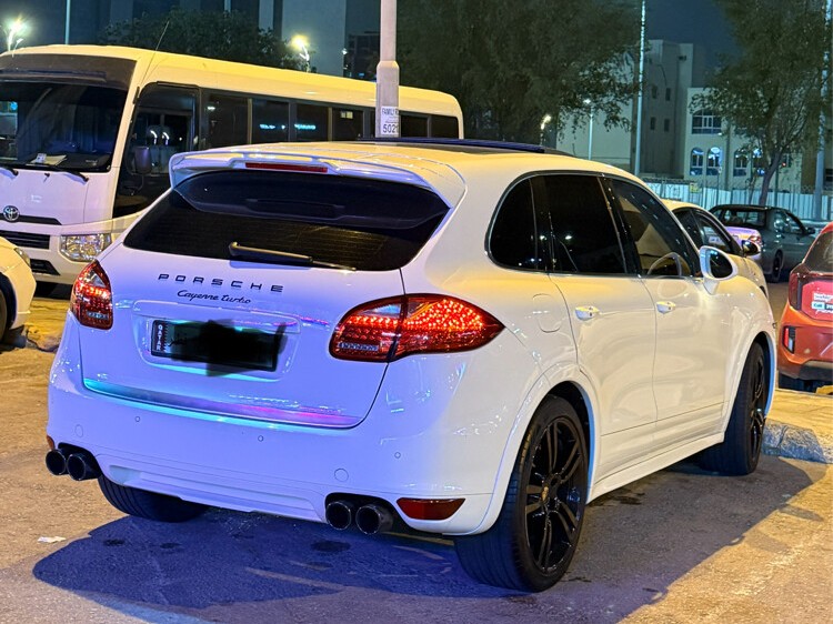 Porsche Cayenne Turbo  2011 - Image 4