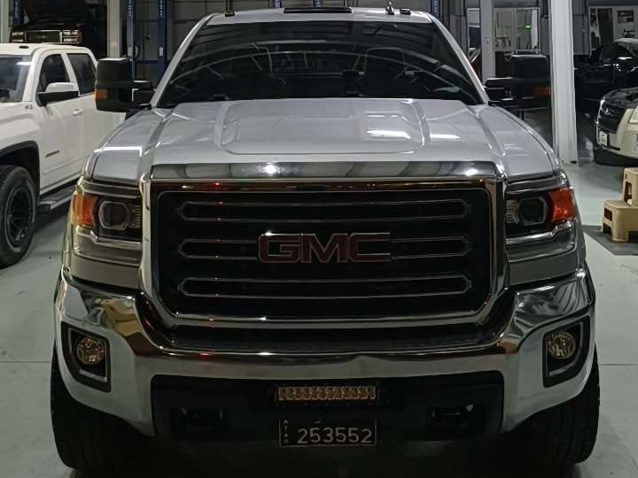 GMC Sierra 2500 HD 2018 - Image 2