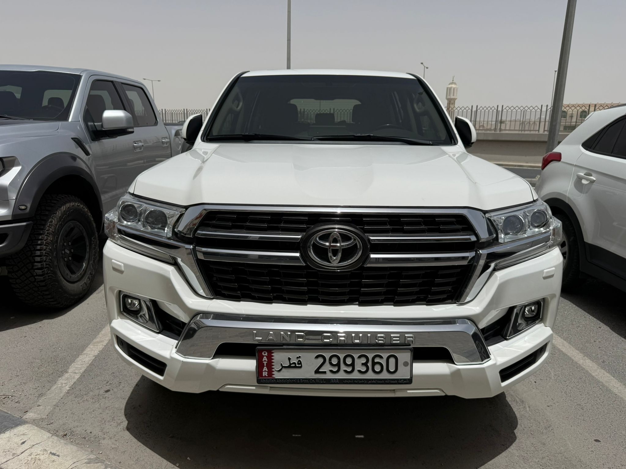 Toyota Land Cruiser GXR v8 2019 - Image 2