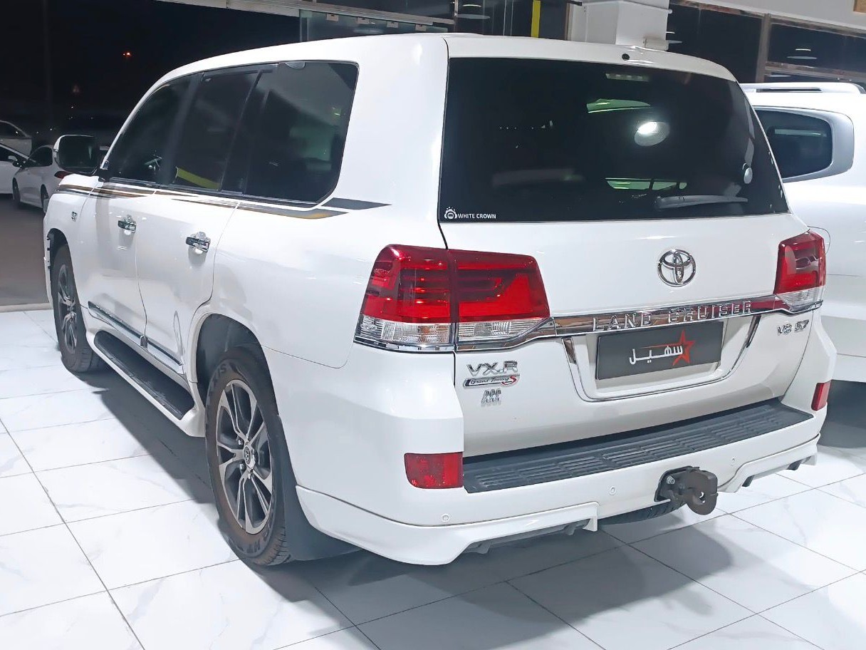 Toyota Land Cruiser VXR Grand Touring 2021 - Image 3