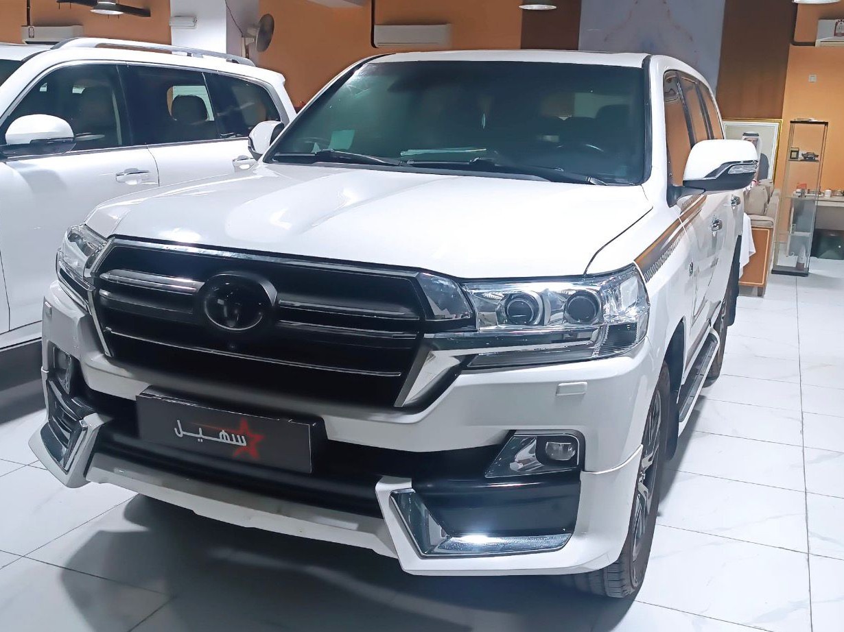 Toyota Land Cruiser VXR Grand Touring 2021 - Image 2