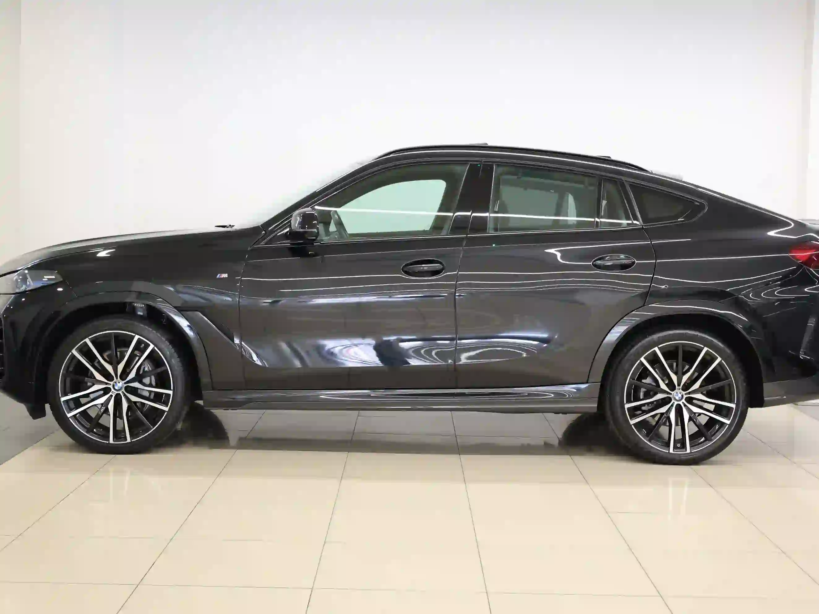 BMW X-Series X6 40i 2024 - Image 3