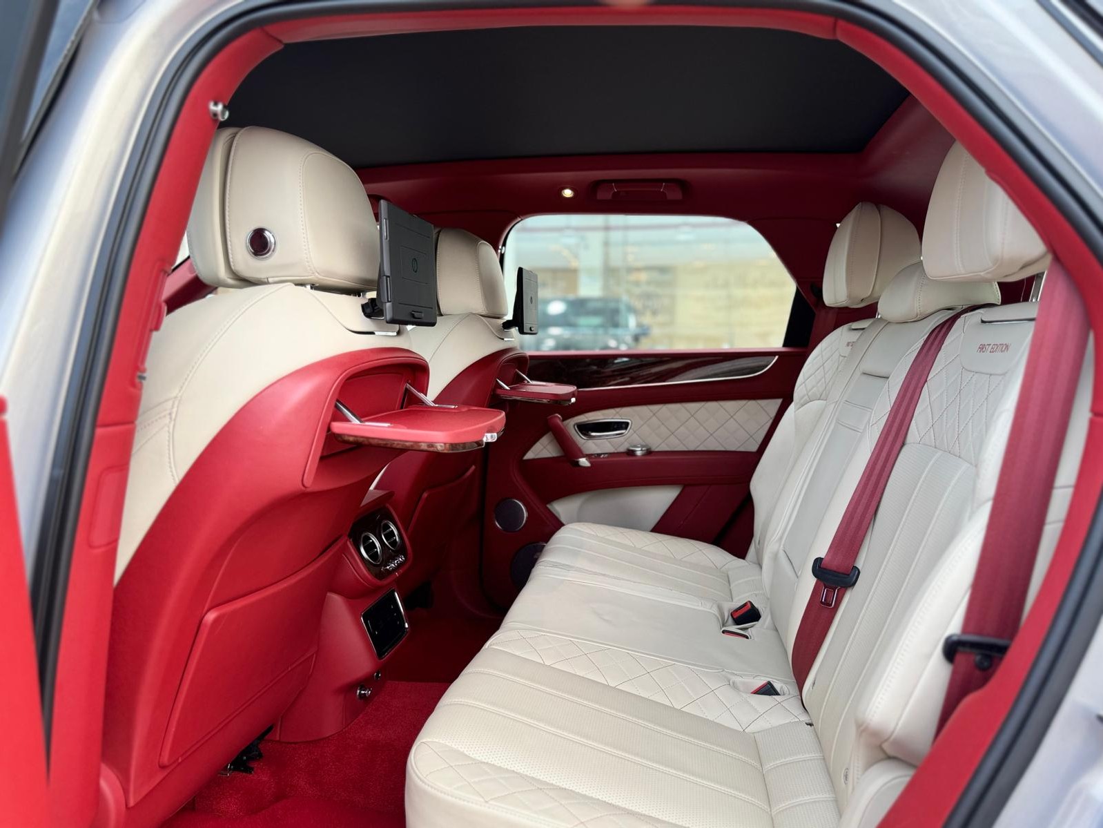 Bentley Bentayga First Edition 2017 - Image 4