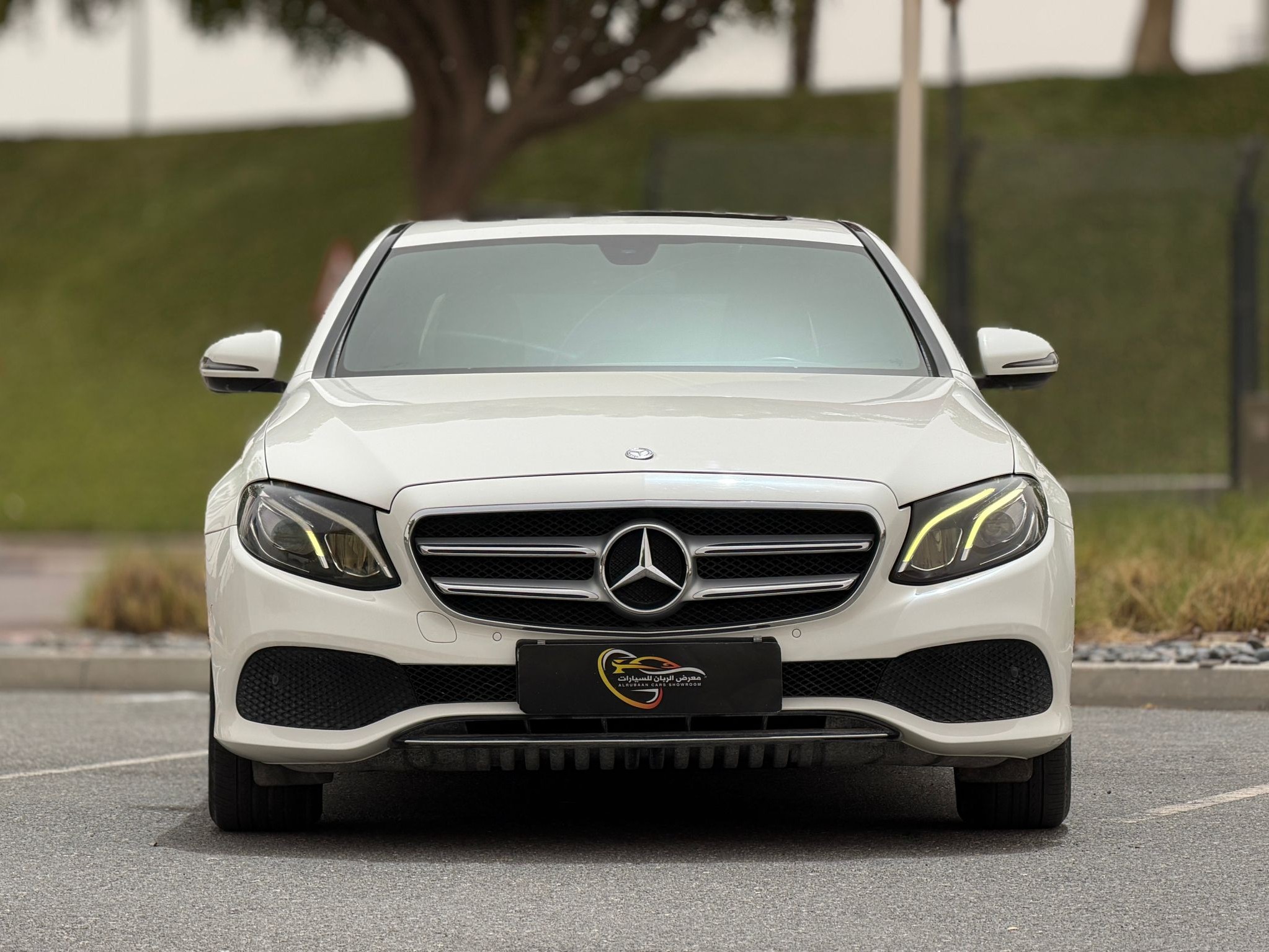 Mercedes-Benz E-Class Sedan 200 2017 - Image 2