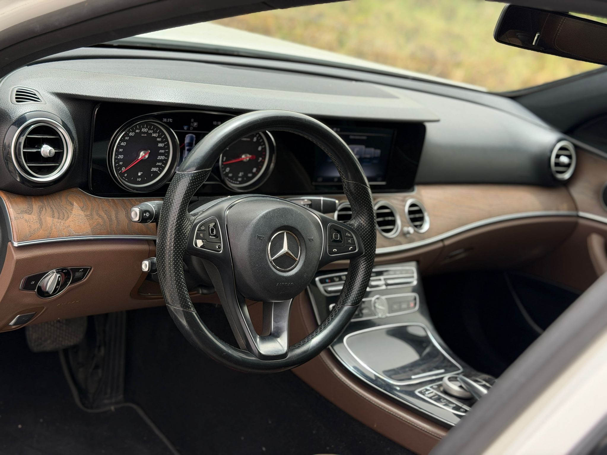 Mercedes-Benz E-Class Sedan 200 2017 — photo 10 for sale in Qatar