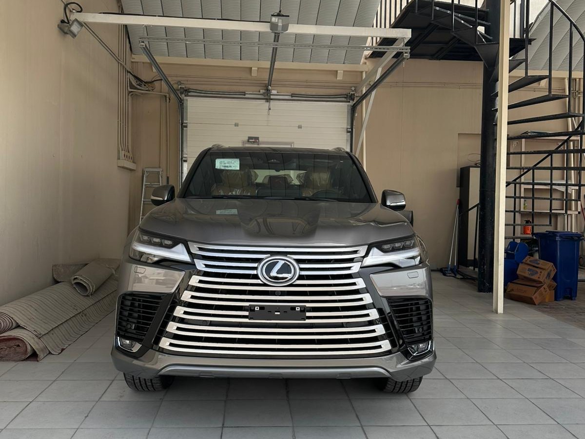 Lexus LX 600 URBAN PACKAGE 2026 - Image 2