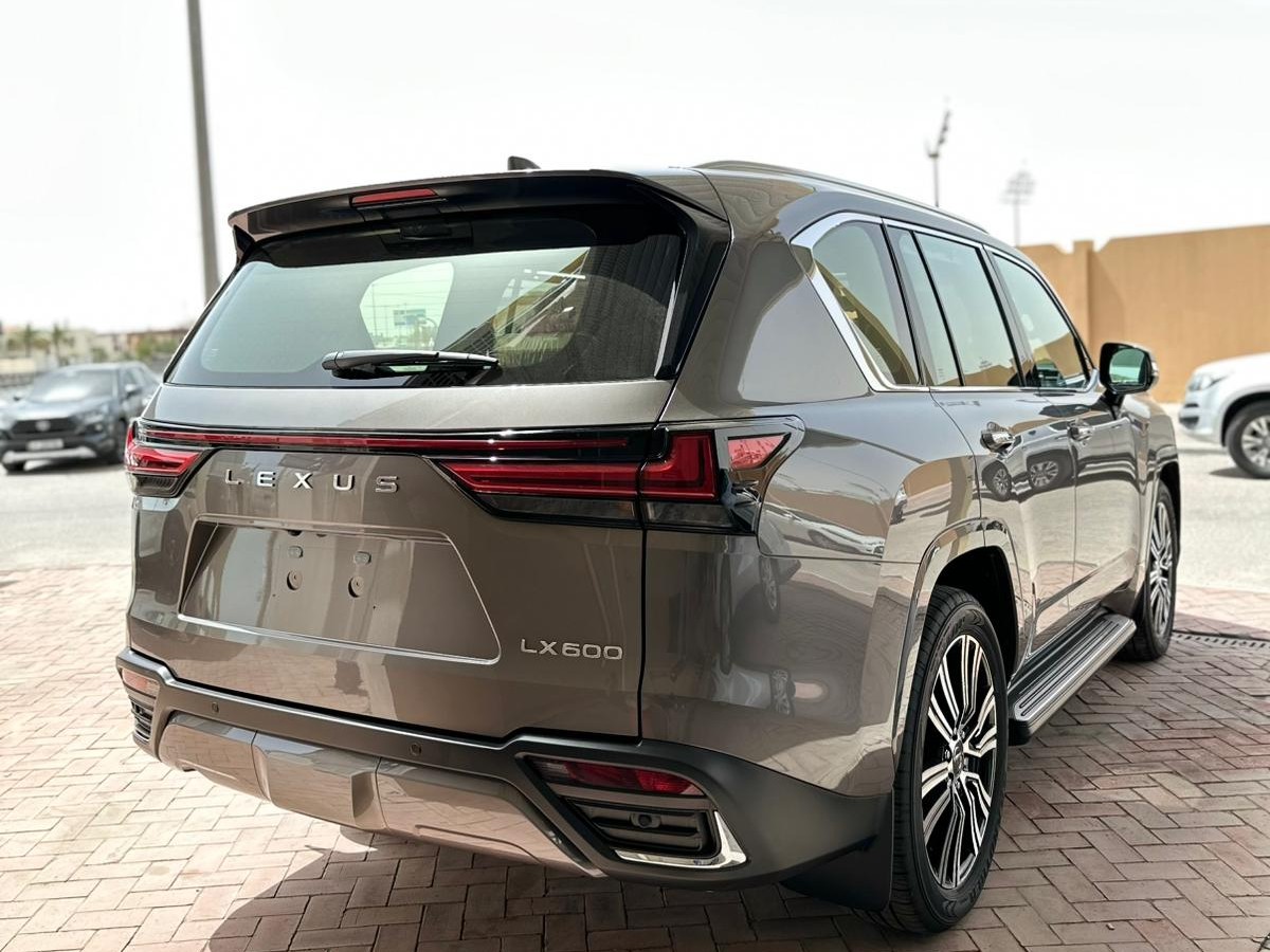 Lexus LX 600 URBAN PACKAGE 2026 - Image 3