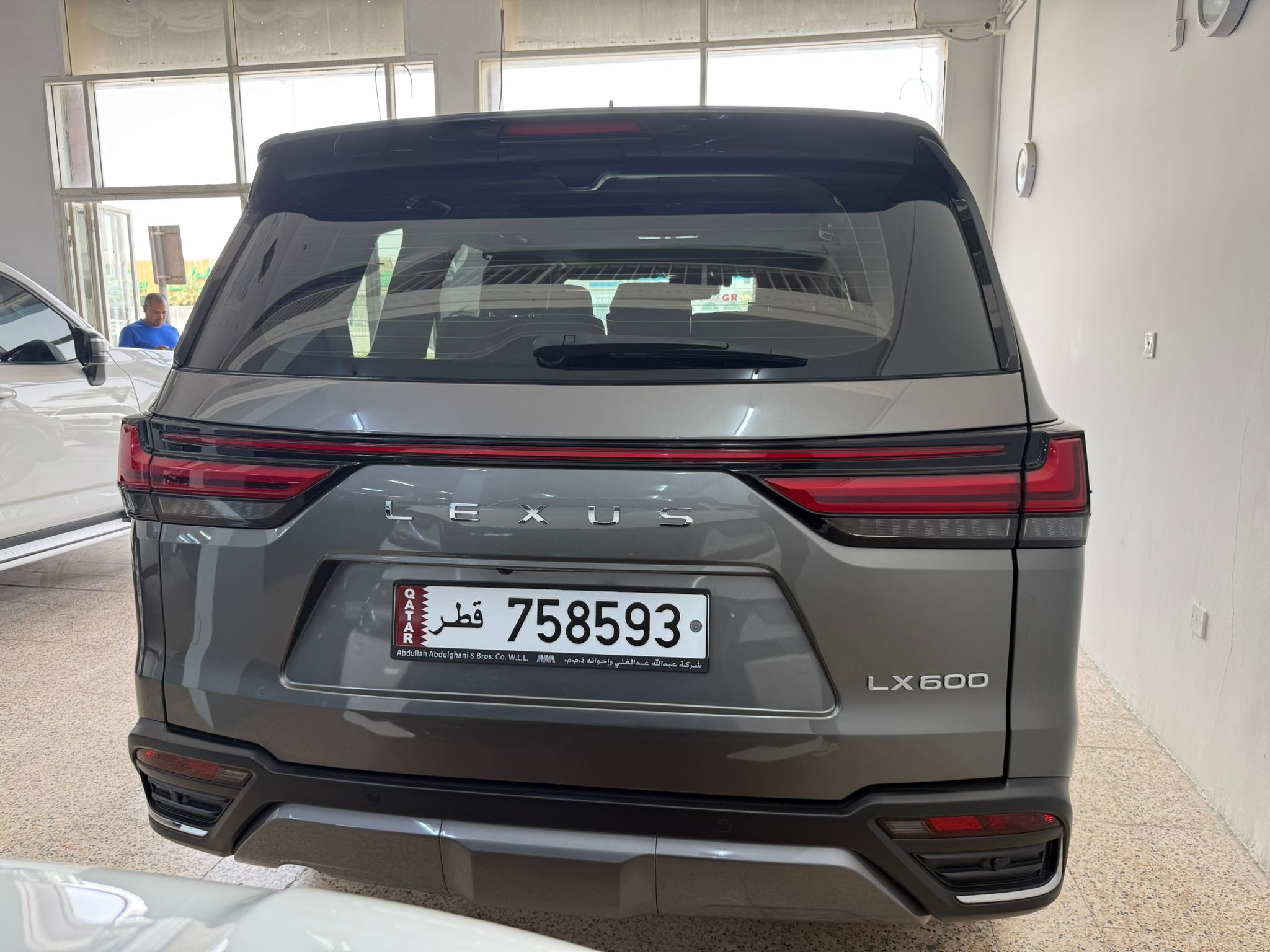 Lexus LX 600 Luxury  2023 - Image 4