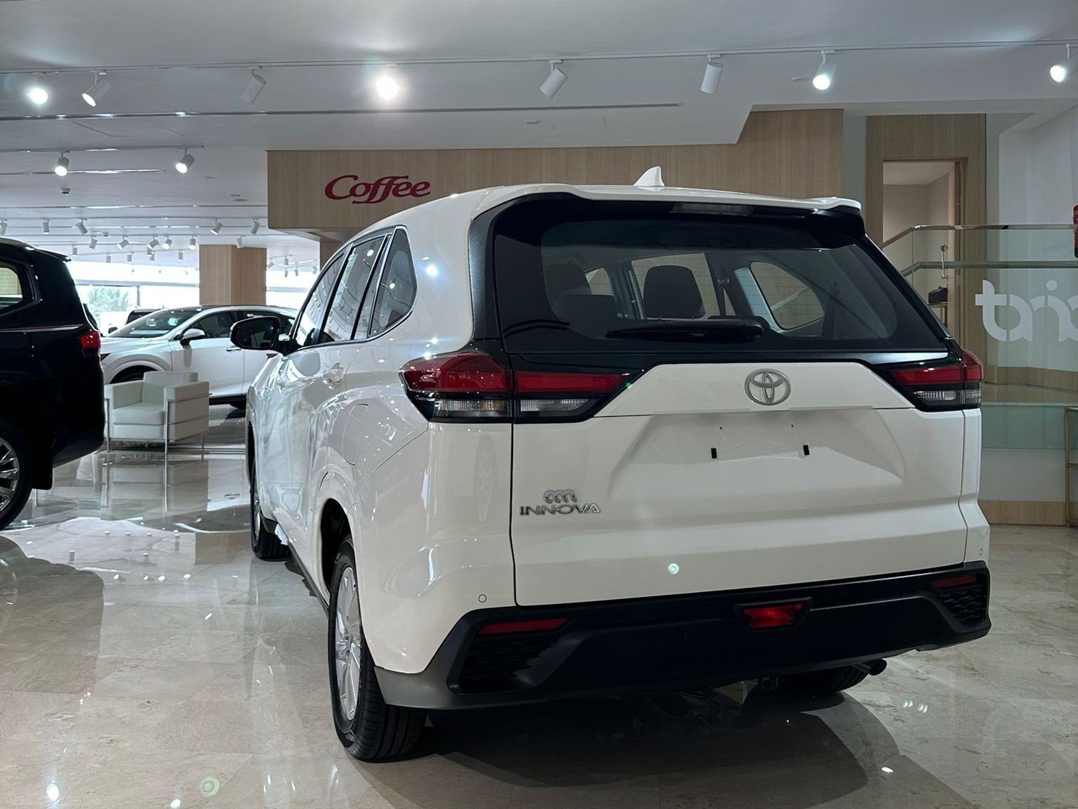 Toyota Inova 2026 - Image 2