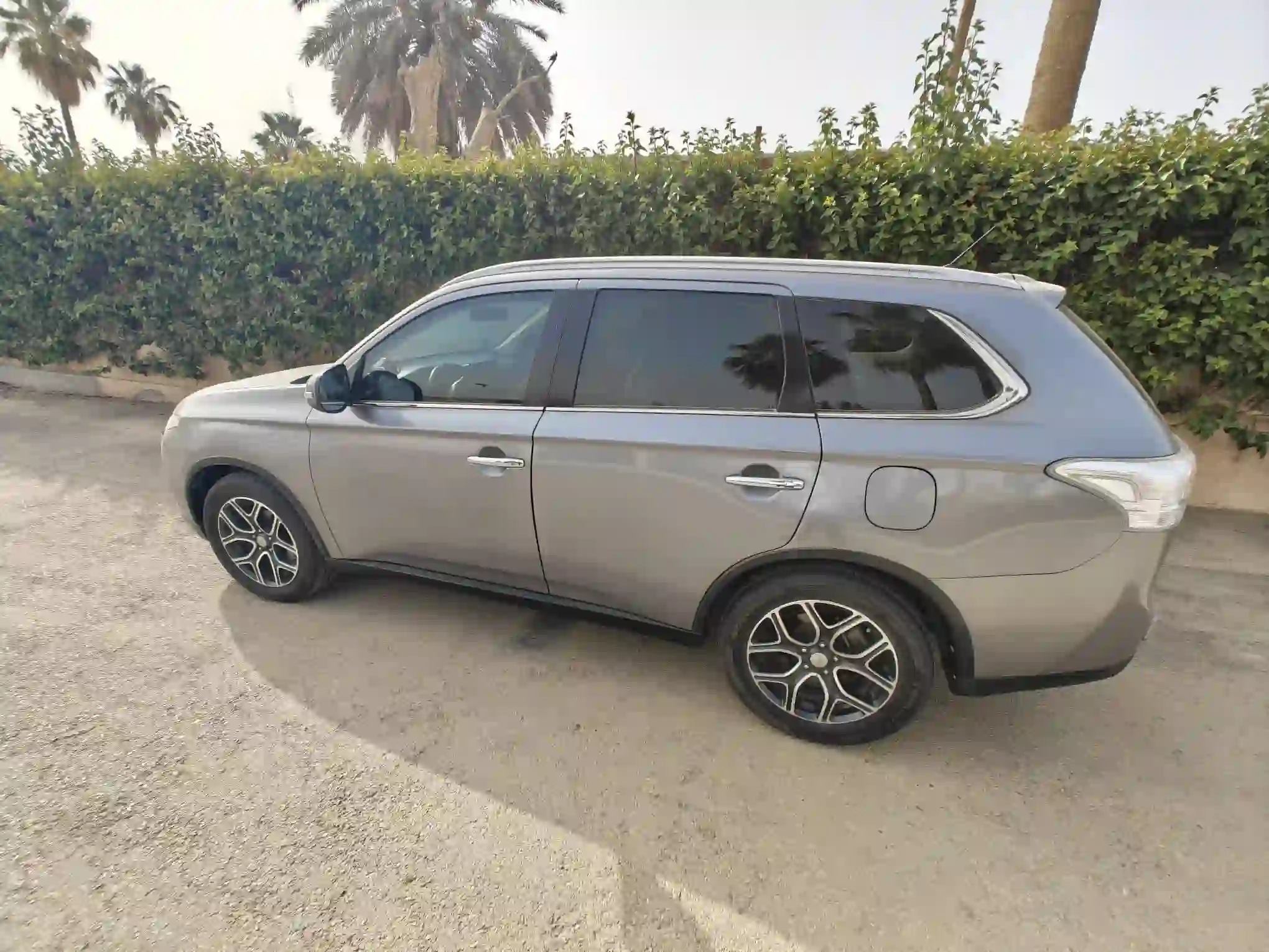 Mitsubishi Outlander 2015 - Image 2