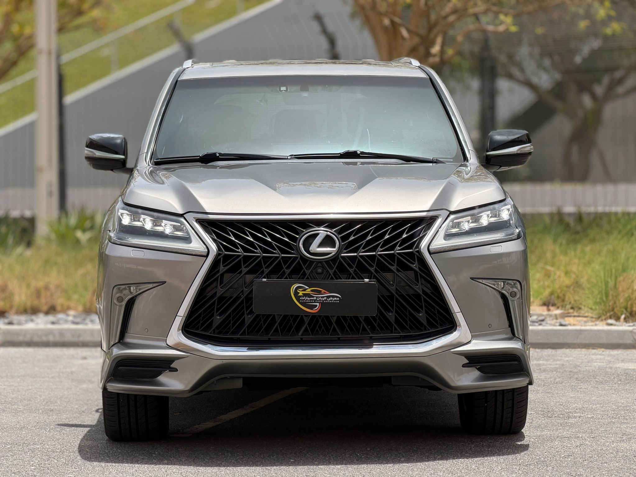 Lexus LX 570 S 2017 - Image 2