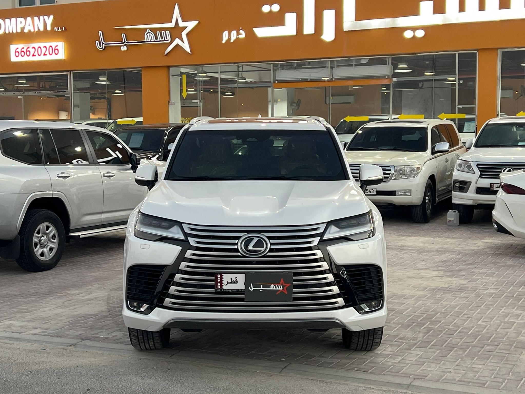 Lexus LX 600 Luxury  2025 - Image 2