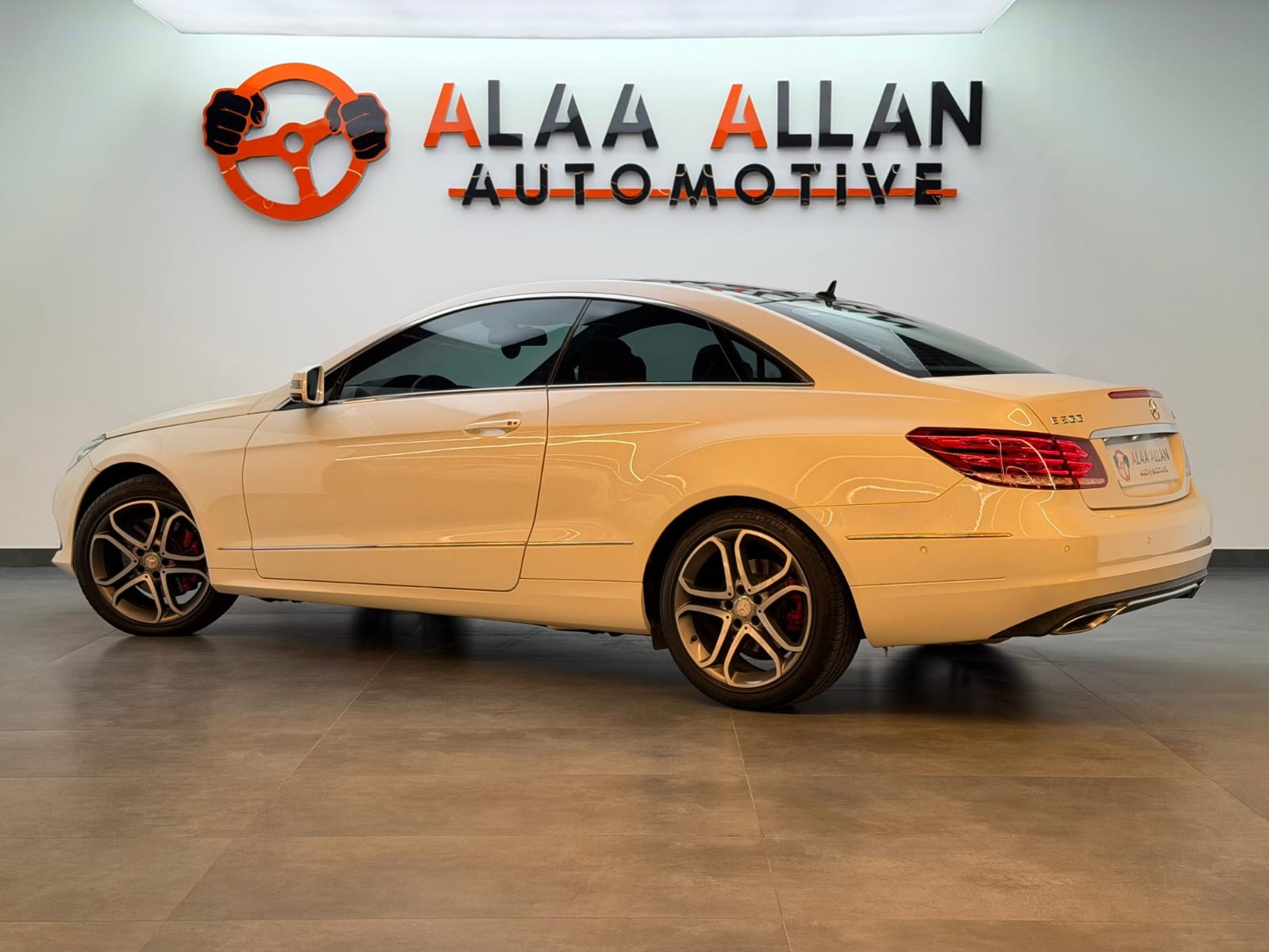 Mercedes-Benz E-Class Sedan 200 2015 - Image 3