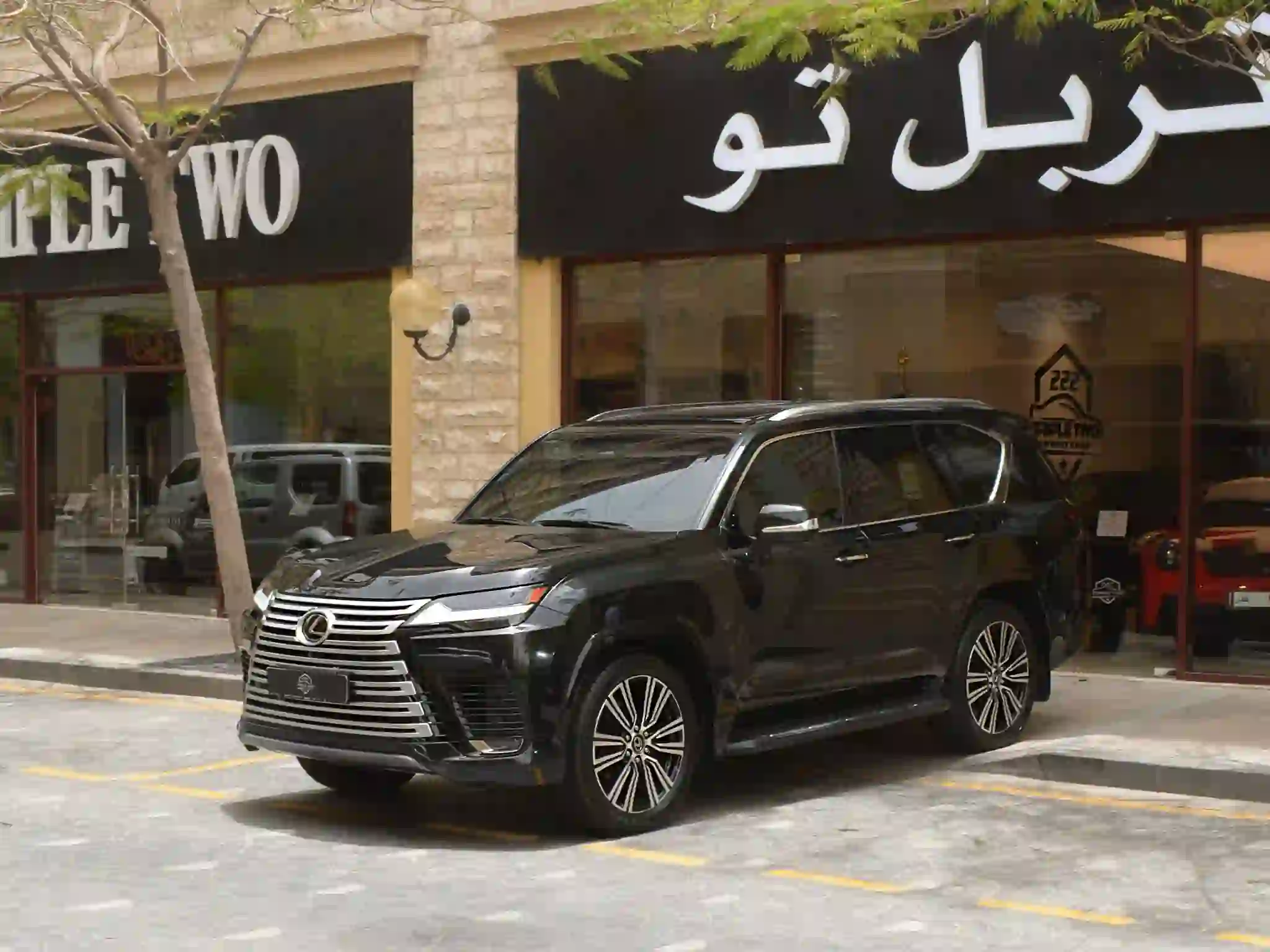 لكزس ال اكس ٦٠٠ لاكجري  2025 - Image 3