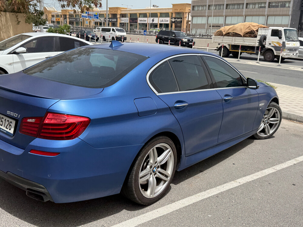 BMW 5-Series 550 i 2014 - Image 3
