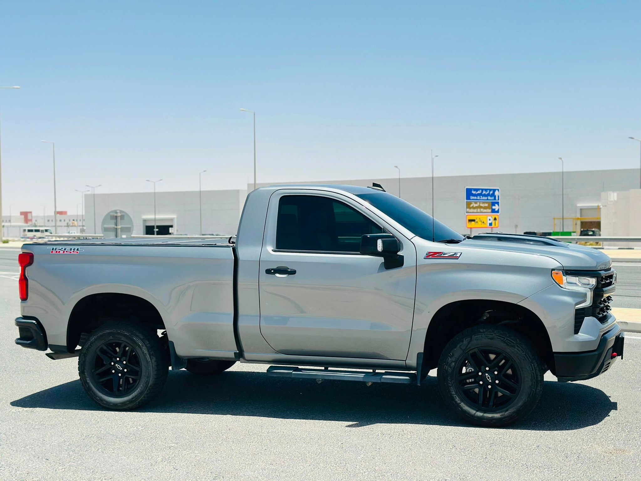 Chevrolet Silverado 2023 - Image 3