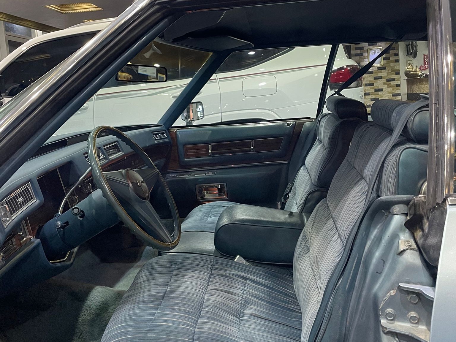 Cadillac Deville 1976 - Image 3