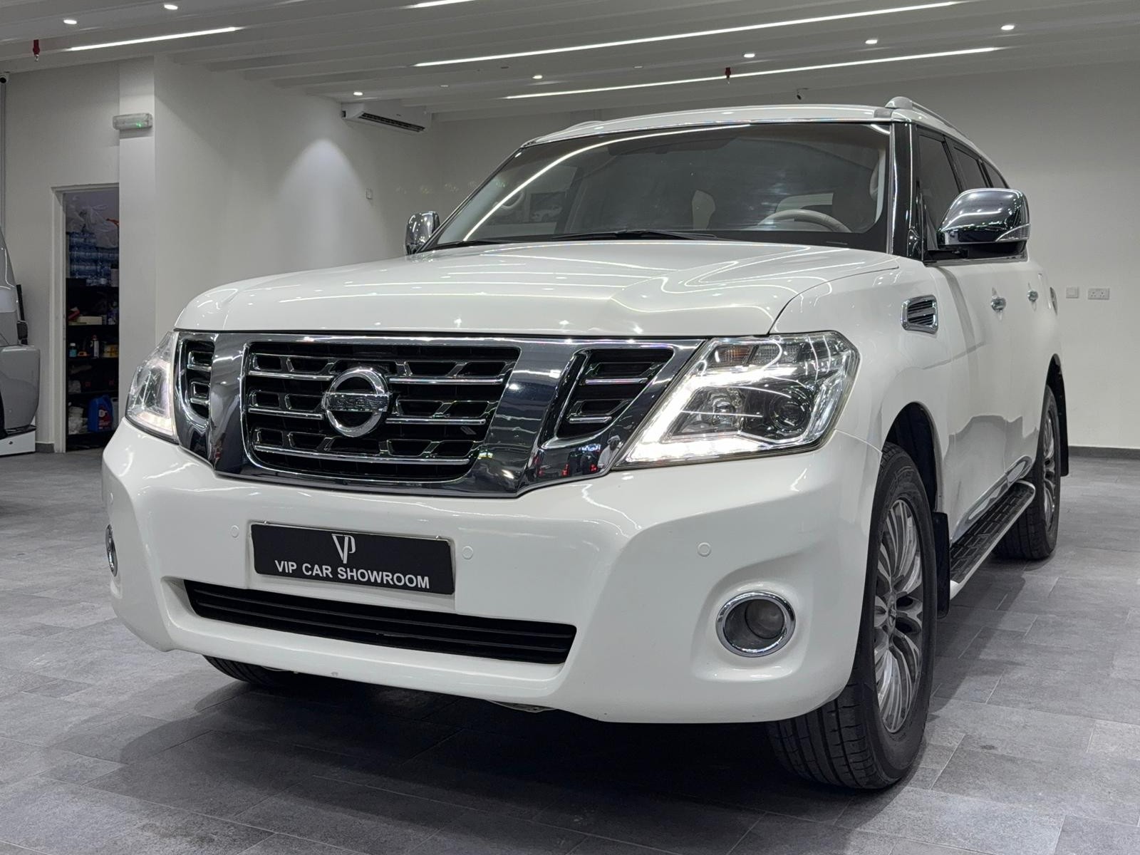 Nissan Patrol  Platinum 2010 - Image 2