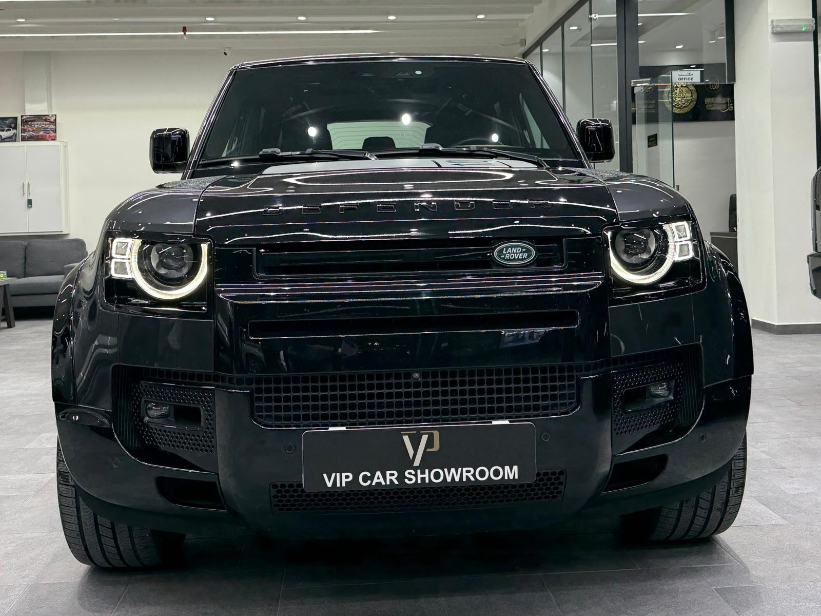 Land Rover Defender 110 2.0i4 X-Dynamic SE 2023 - Image 2