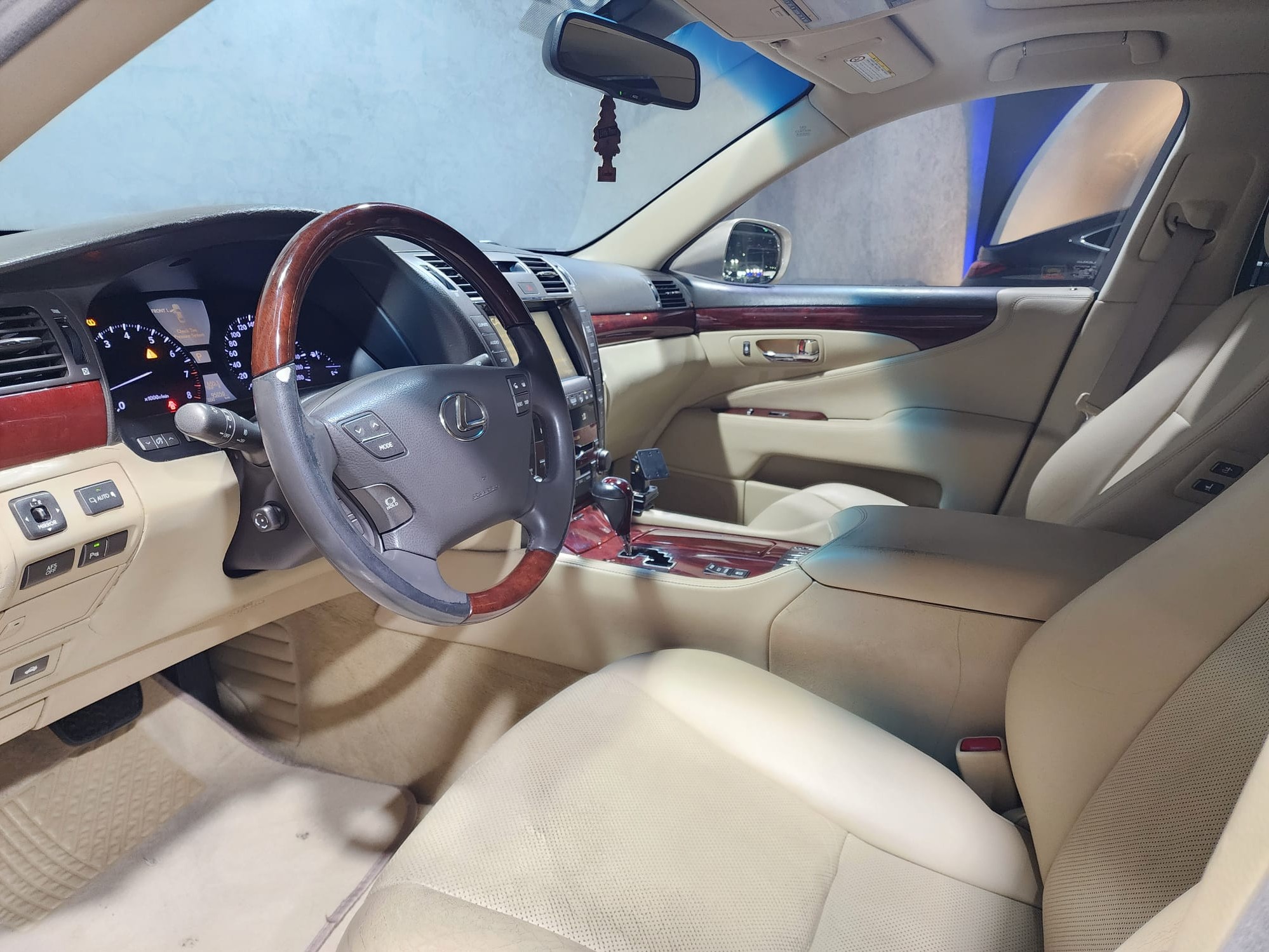 Lexus LS 460 L 2008 - Image 3