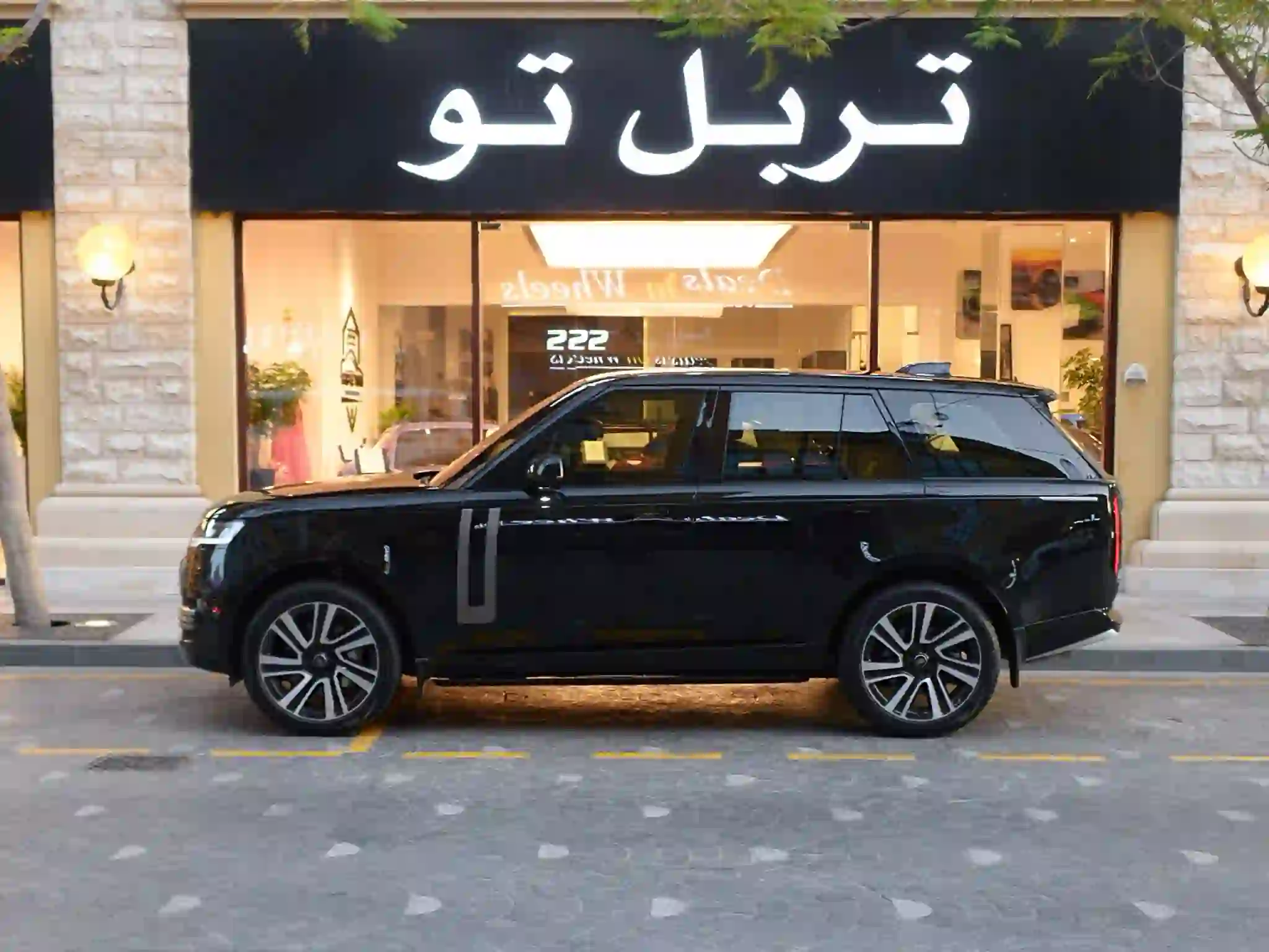 Land Rover Range Rover HSE 2023 - Image 4