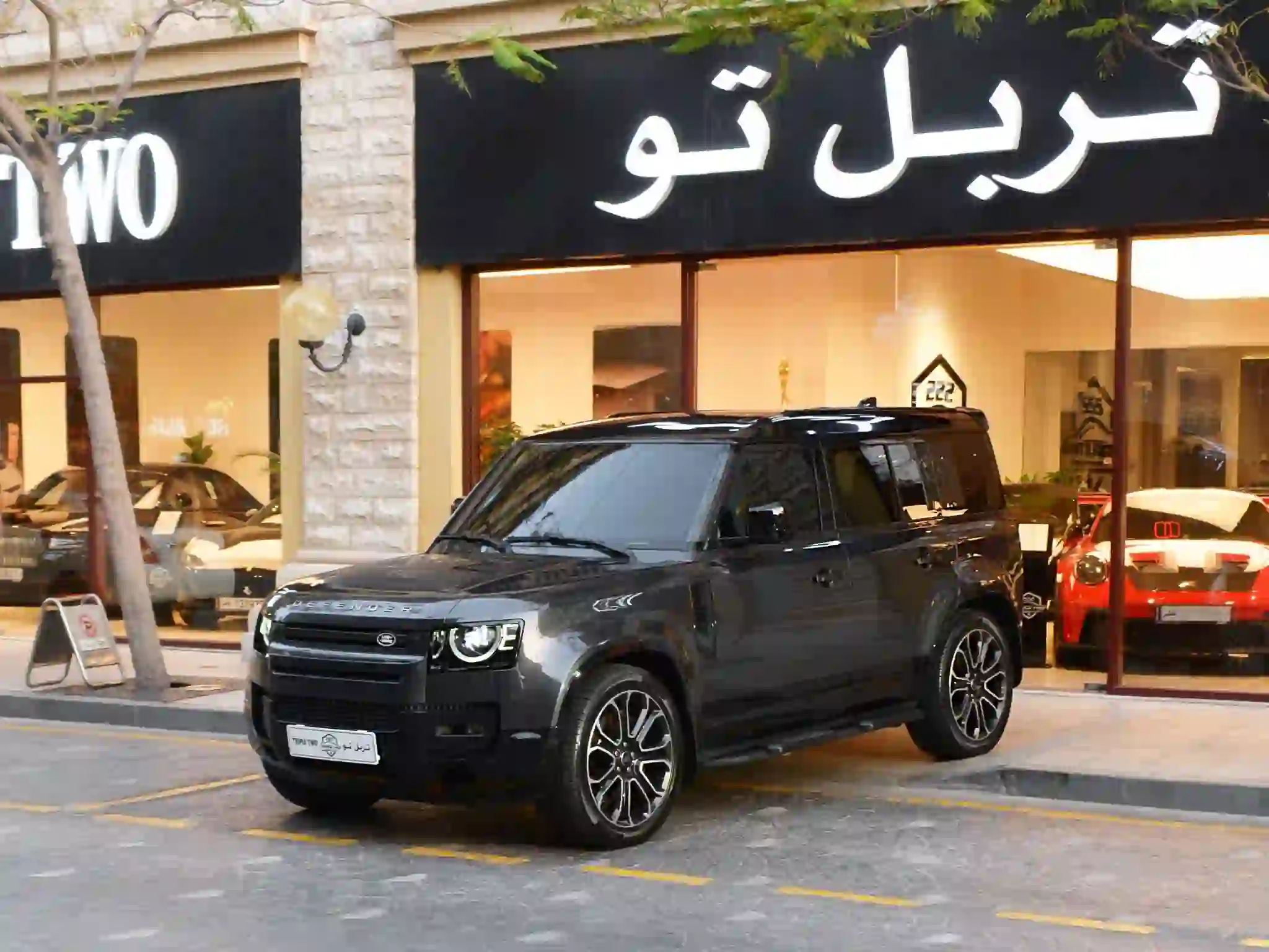Land Rover Defender 110 3.0i6 X-Dynamic HSE 2025 - Image 3