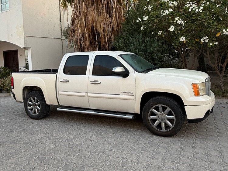 GMC Sierra Denali 2012 - Image 3
