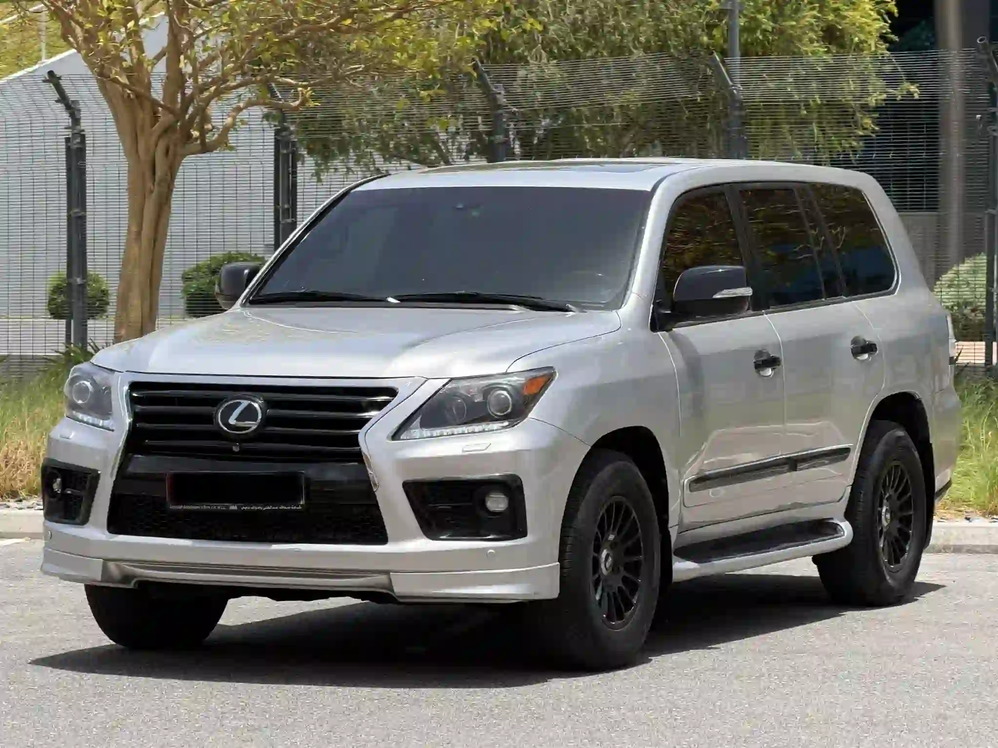 Lexus LX 570 2012 - Image 3