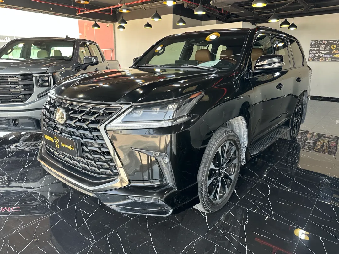 Lexus LX 570 S Black Edition 2021