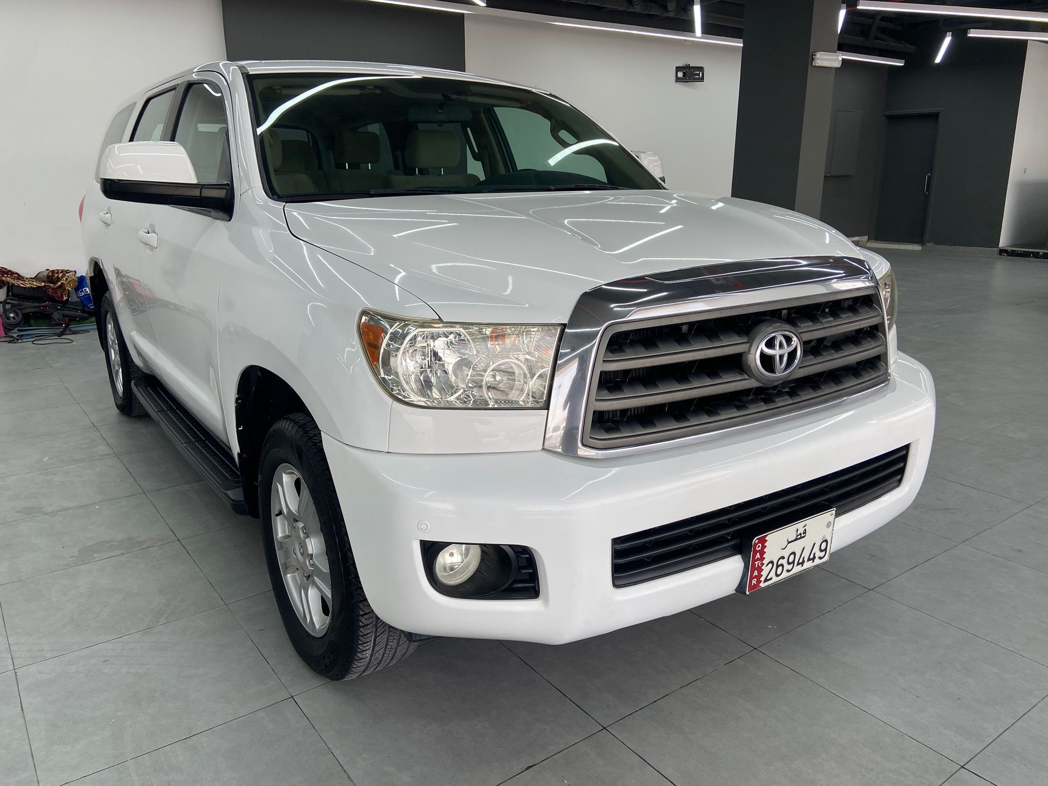Toyota Sequoia 2013 - Image 2